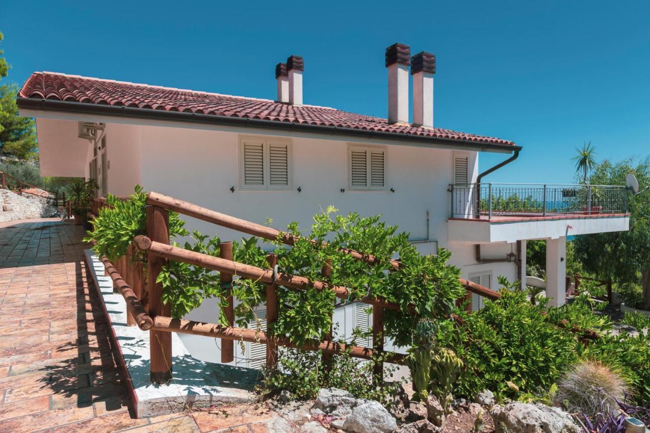 B&B La Scapola Mattinata Exterior photo